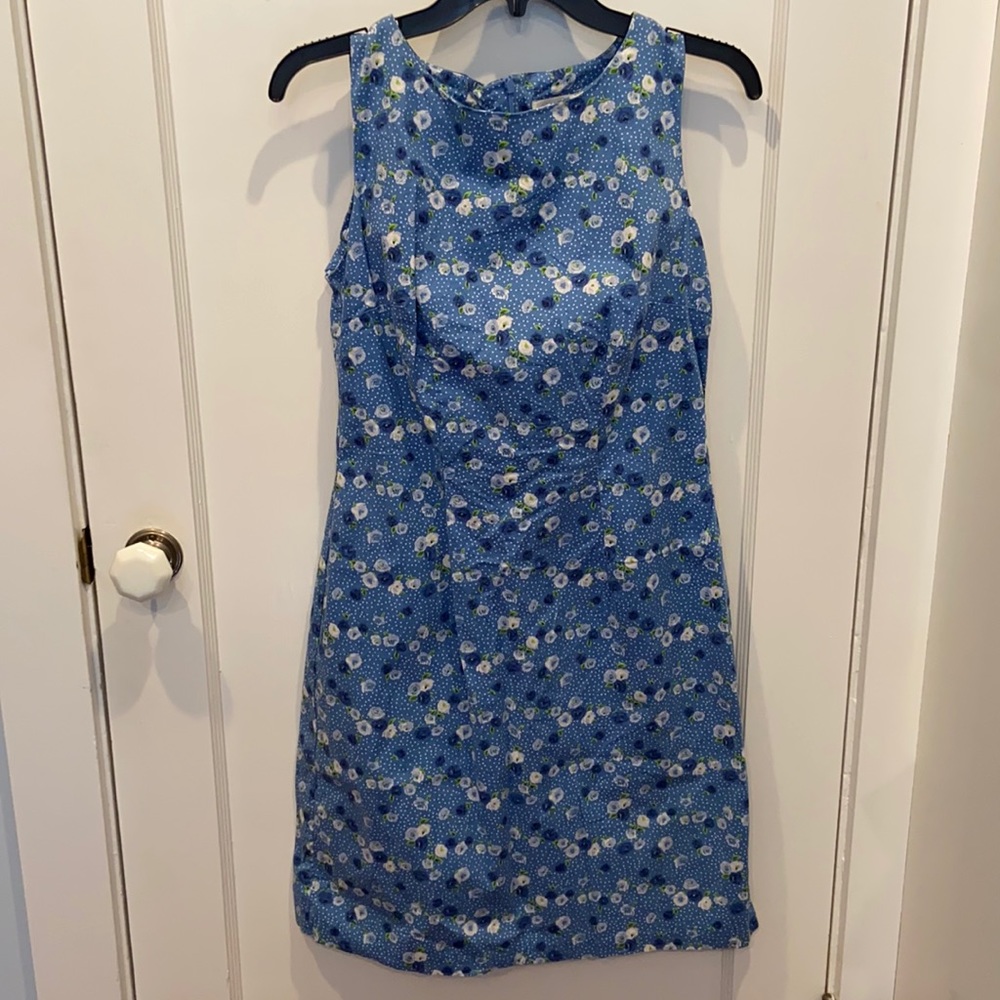 Floral sleeveless shift dress